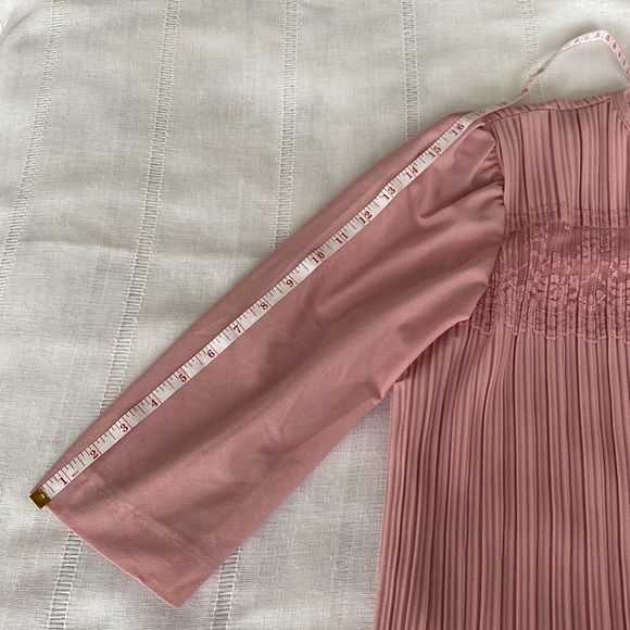 Sandi Lee vintage pale pink lace and crepe blouse. - Picture 9 of 10